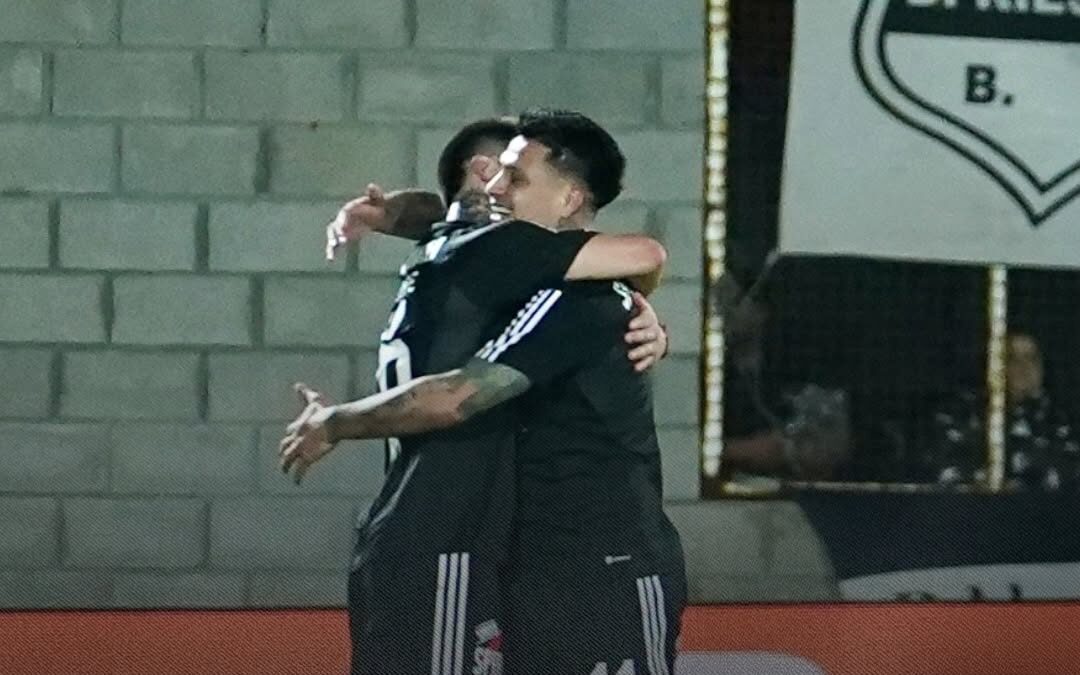 EN EL DEBUT, RIESTRA GOLEÓ A BOCA DORMIDO