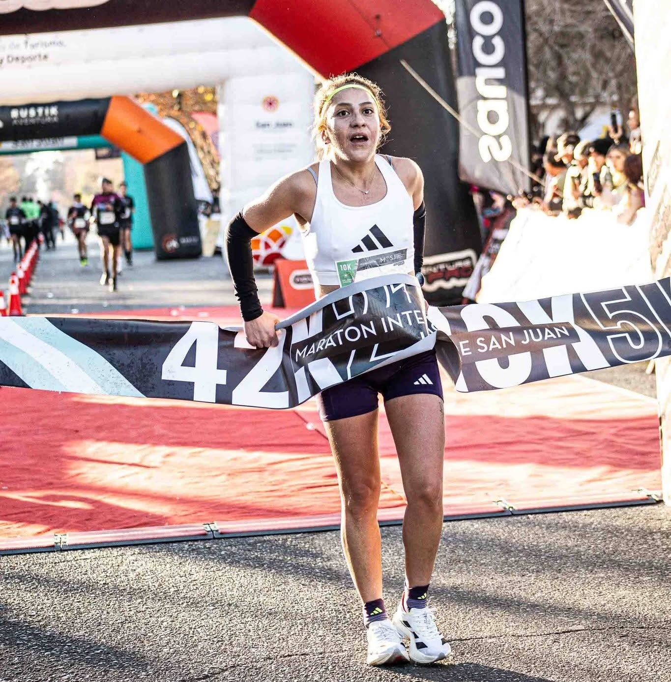 ATLETISMO: FEDE LOPEZ BORDONI Y GABY ÁLAMO GANARON EN SAN JUAN
