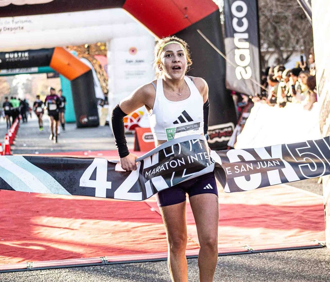 ATLETISMO: FEDE LOPEZ BORDONI Y GABY ÁLAMO GANARON EN SAN JUAN