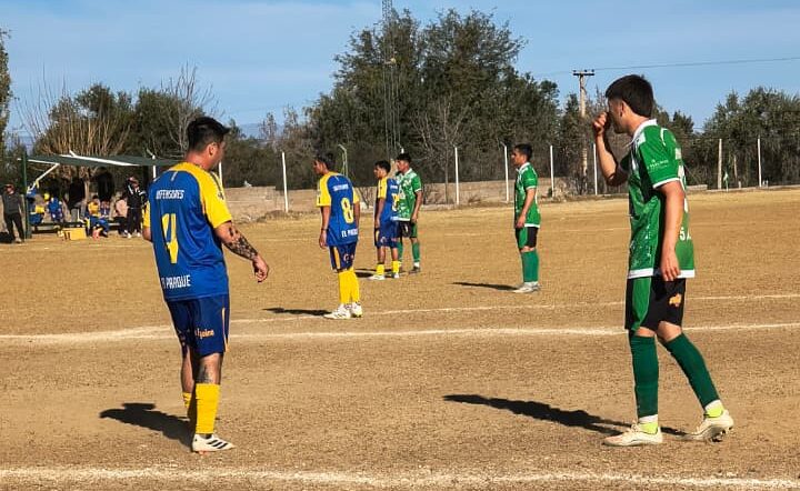 FÚTBOL LIGA – FECHA 11: ANGUINÁN, NO PUDO CON DEFE, Y AHORA COMPARTE LA PUNTA