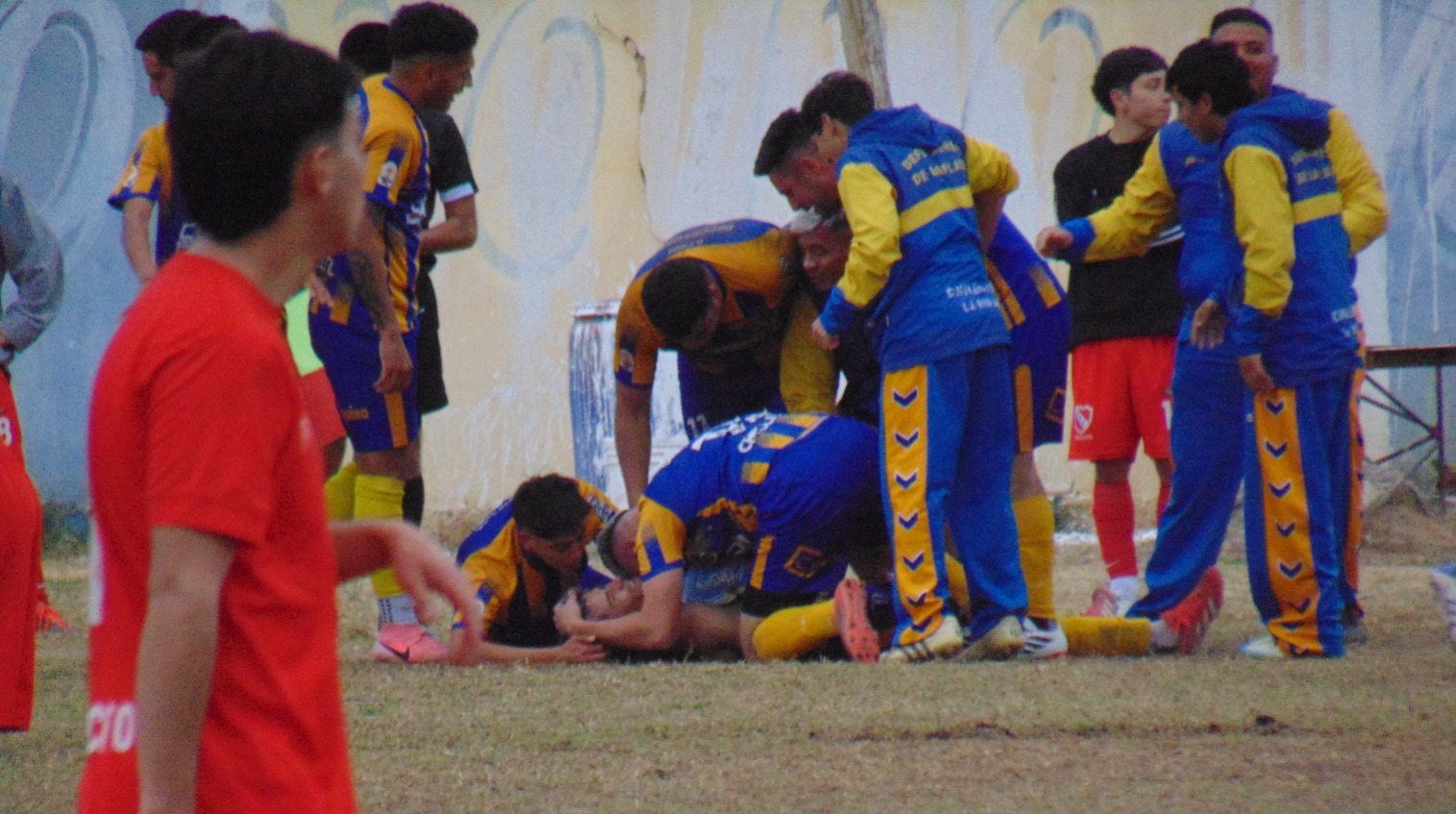 FÚTBOL LIGA – 10º FECHA: A PURA “GARRA”, DEFENSORES SE LO DIO VUELTA AL ROJO