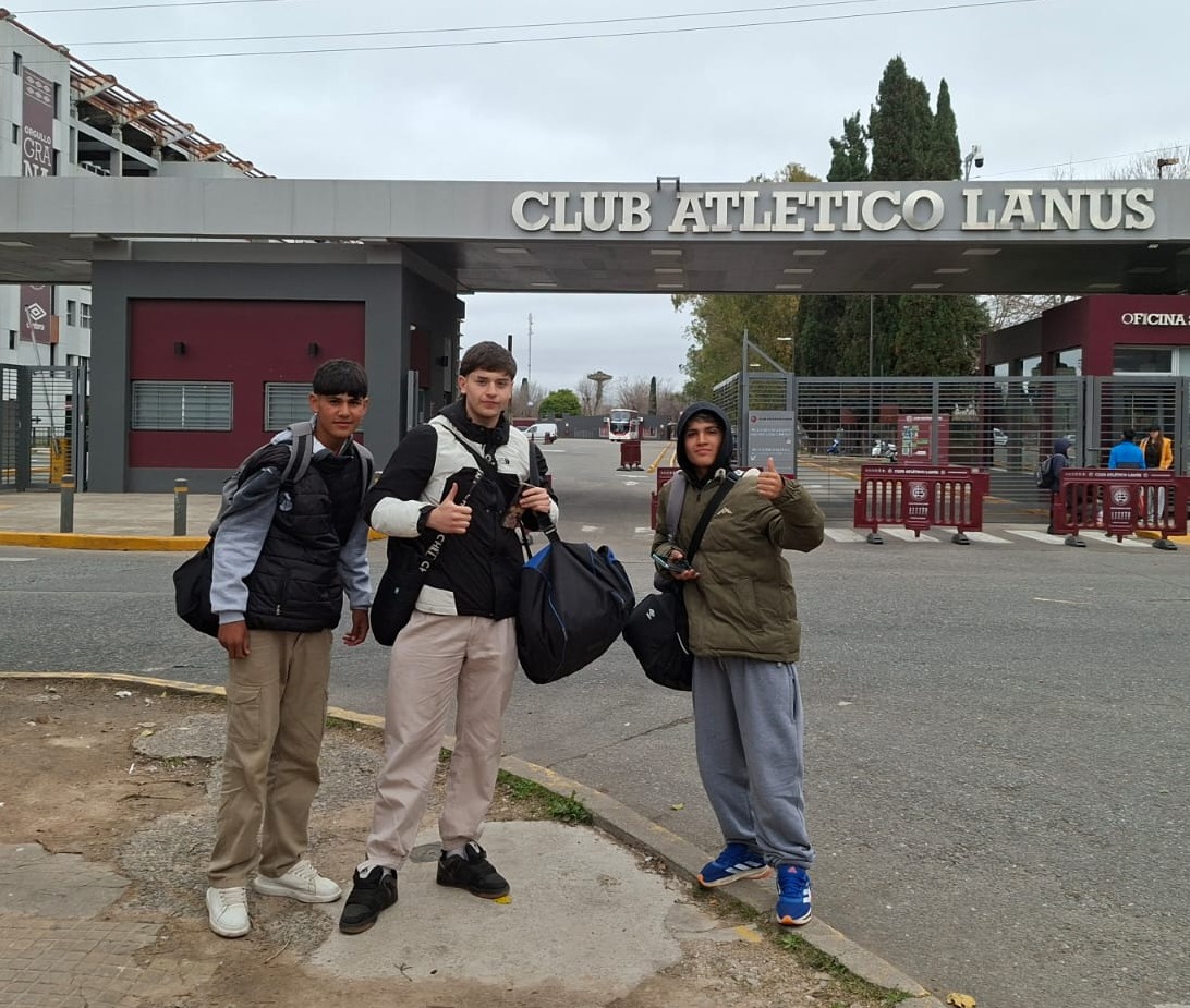 FÚTBOL JUVENIL: PEREA, GUZMÁN Y FUENTES SE PRUEBAN EN LANÚS