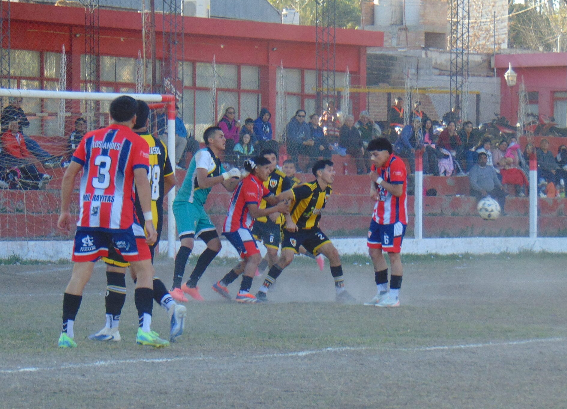 FÚTBOL – 13º FECHA: ESTRELLA Y LOS ANDES, EMPATE Y NADA MÁS