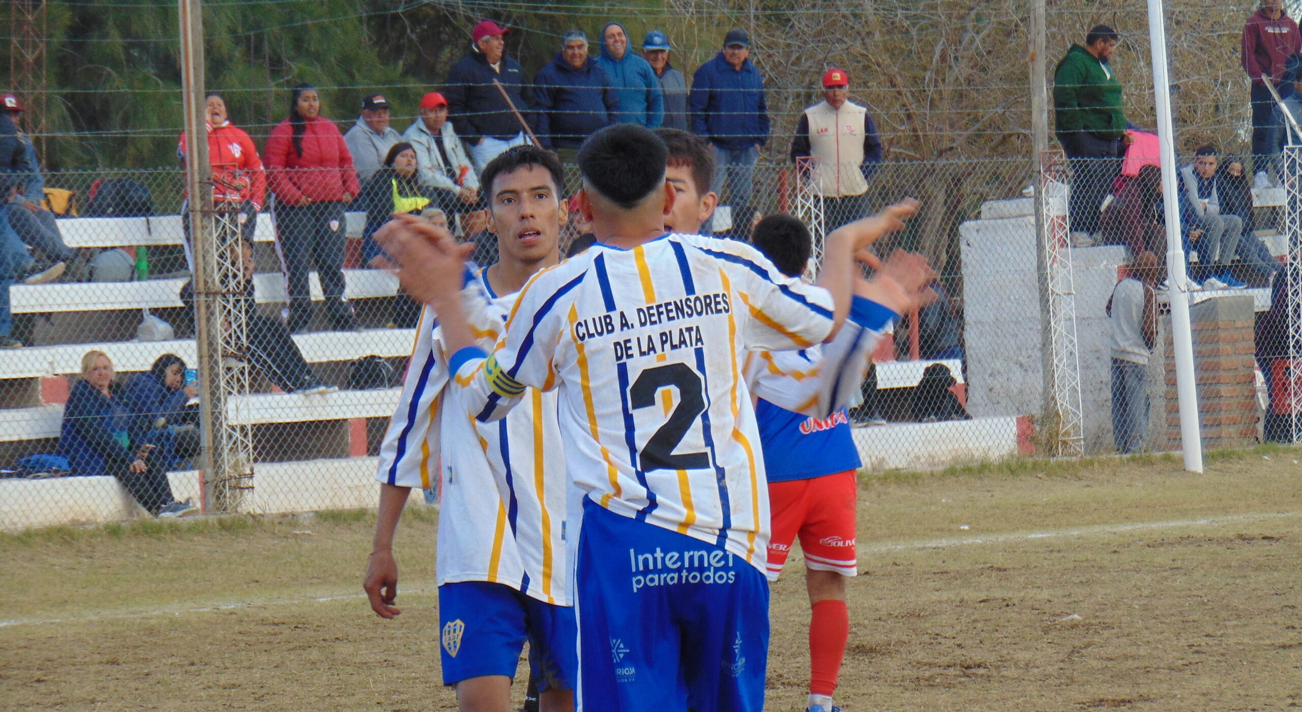 FÚTBOL LIGA – 14º FECHA: DEFE FESTEJÓ AL FINAL EN MALLIGASTA, PARA TREPARSE A LA CIMA DE LA ZONA “B”