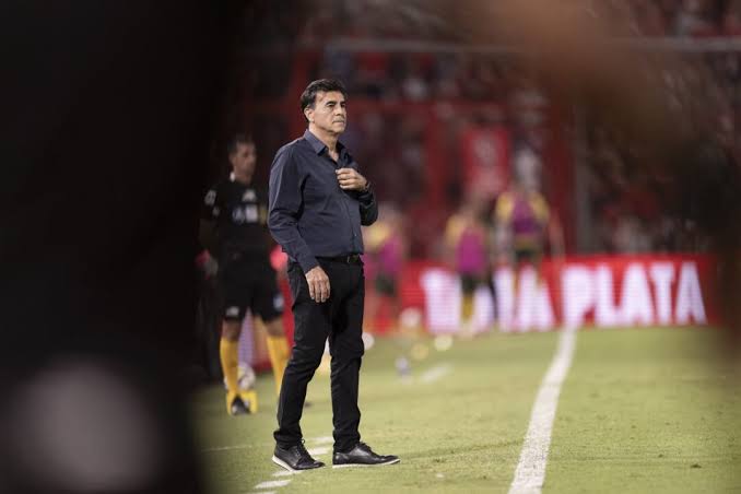 INDEPENDIENTE DECIDIÓ ECHAR A GUSTAVO QUINTEROS