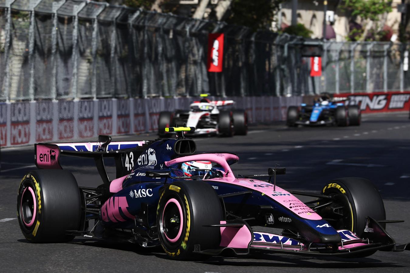 F1: COLAPINTO PROTAGONIZÓ UN CHOQUE Y DEBIÓ ABANDONAR EN EL GP DE AZERBAIYÁN