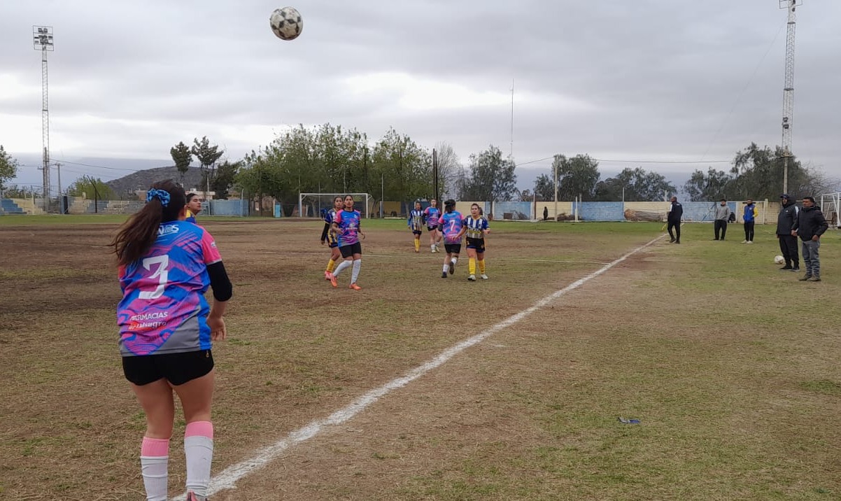 FÚTBOL FEMENINO: APASIONANTE DEFINICIÓN DEL PRIMER PUESTO DE LAS DOS ZONAS
