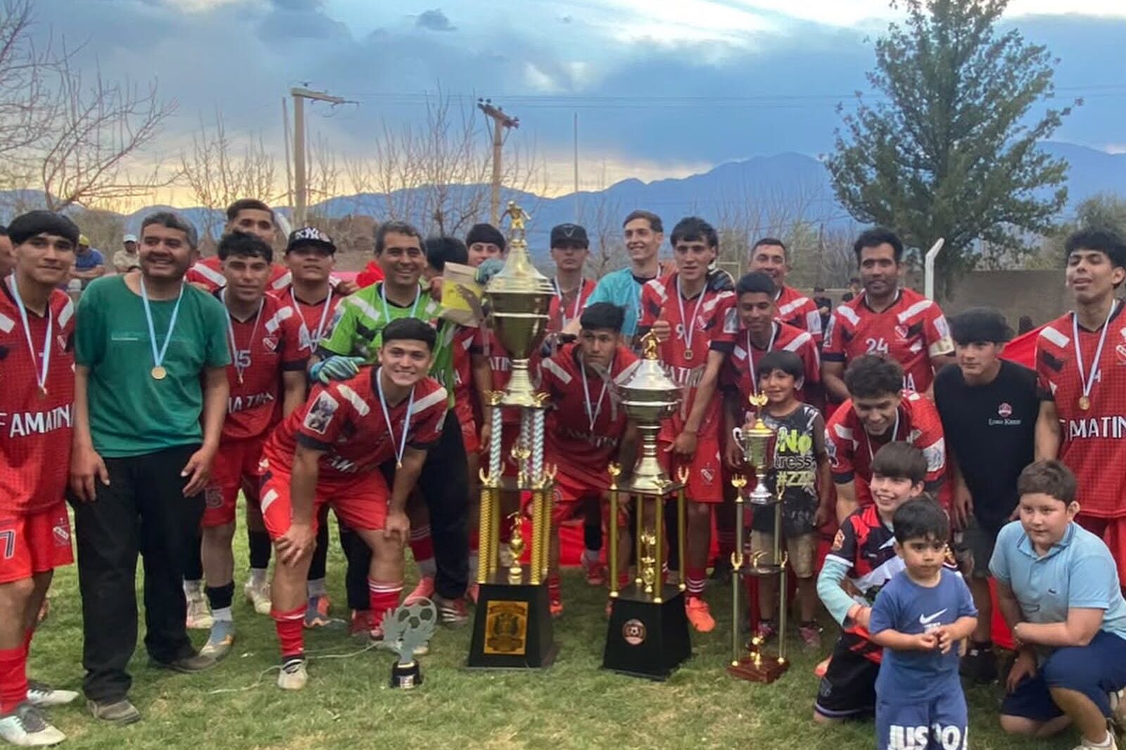 INDEPENDIENTE CAMPEÓN DEL APERTURA DE LA LIGA FAMATINENSE DE FÚTBOL