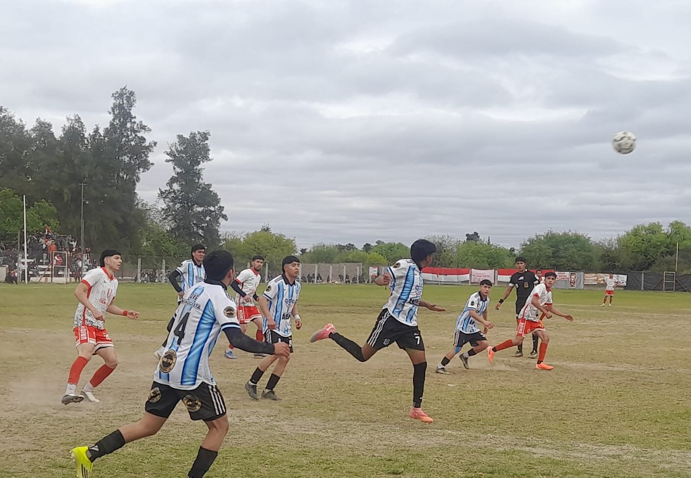 FÚTBOL CHILECITEÑO: JOAQUÍN DESPACHÓ A UNIÓN, Y AVANZÓ A SEMIS