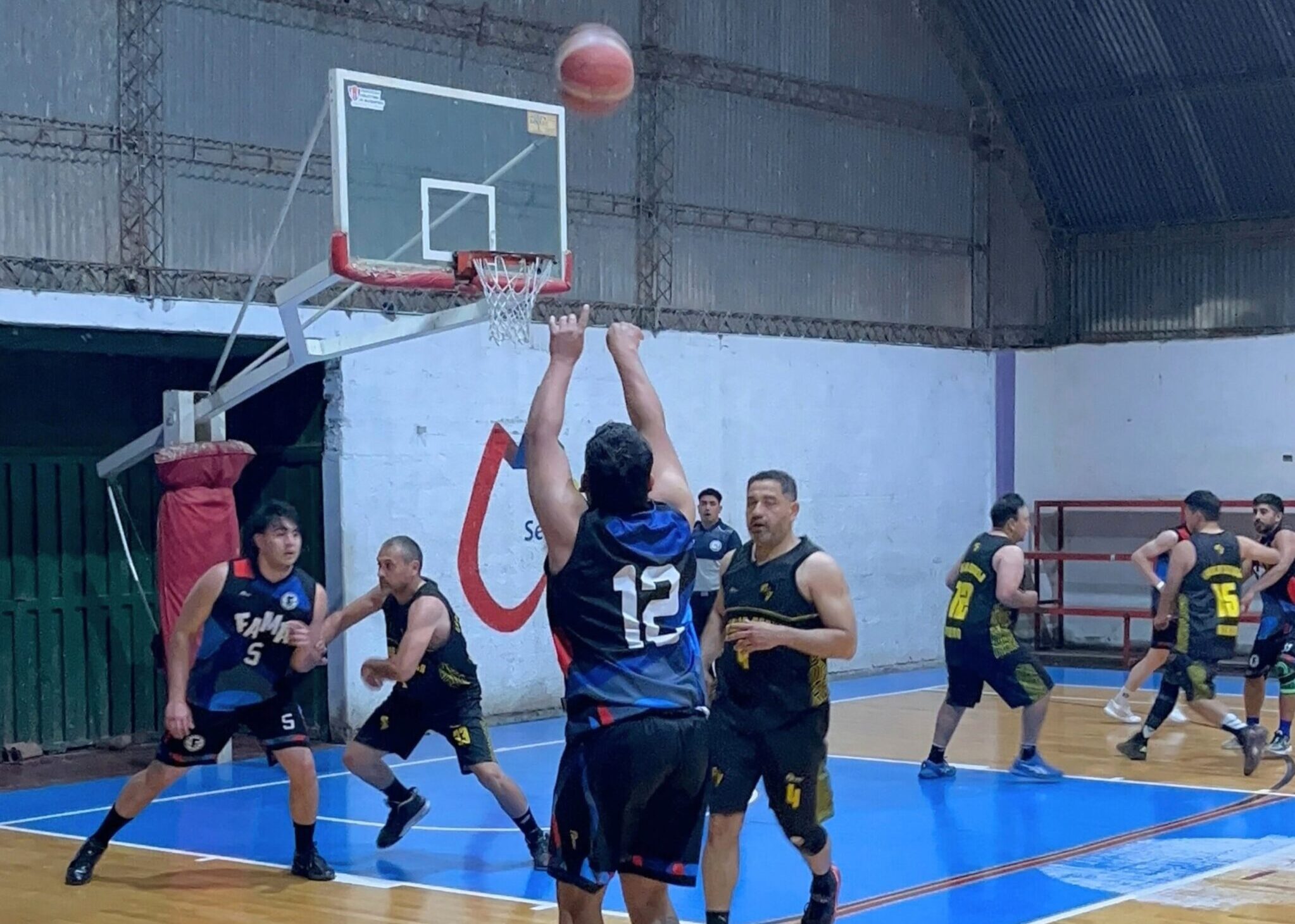 BÁSQUET CHILECITEÑO: LA VIEJA ESCUELA – NEWELL´S, LO DESTACADO DEL MIÉRCOLES